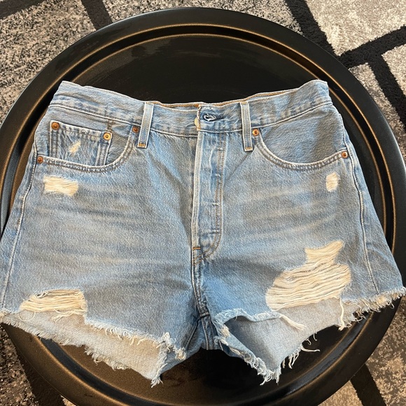 Levi Shorts - Picture 1 of 2